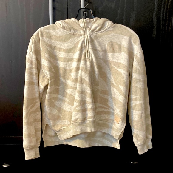 H&M Very light green and gray camouflage sweatshirt for girls - Picture 1 of 3